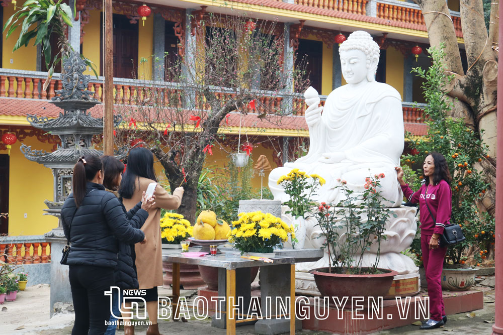 Đầu Xuân đi lễ chùa