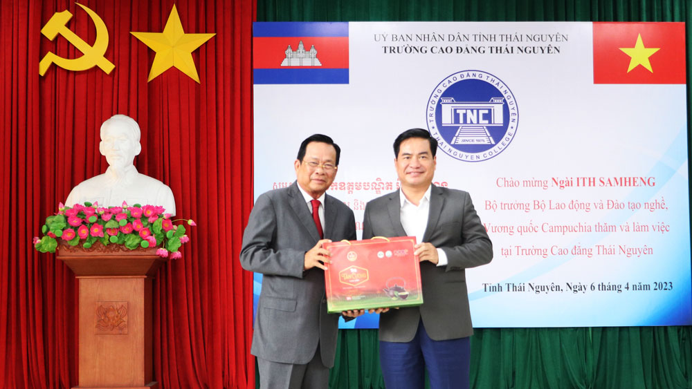 Đoàn công tác của Bộ Lao động và Đào tạo nghề Campuchia thăm, làm việc tại Thái Nguyên