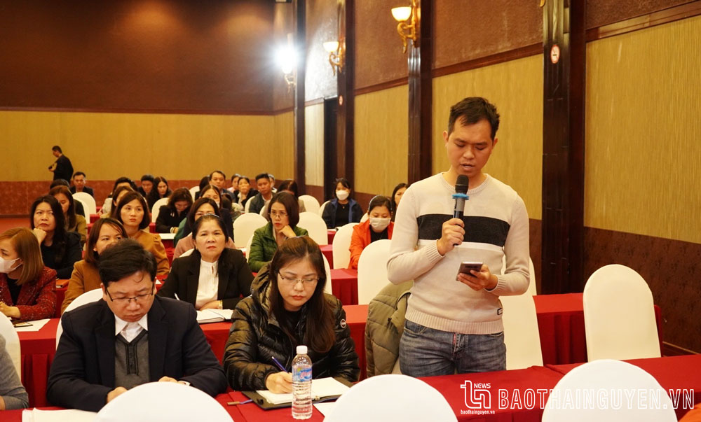 Mượn hồ sơ để giao kết hợp đồng lao động: Nguy cơ rắc rối, thiệt thòi