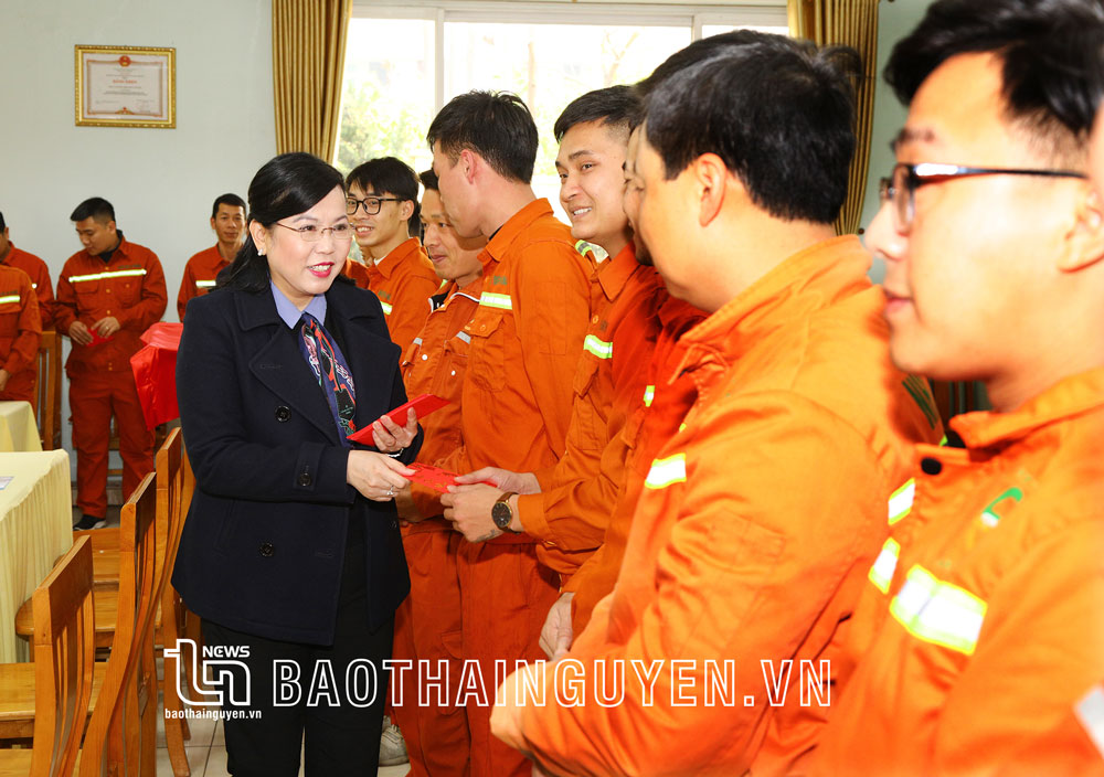 Thăm, động viên một số đơn vị nhân dịp đầu Xuân Quý Mão 2023