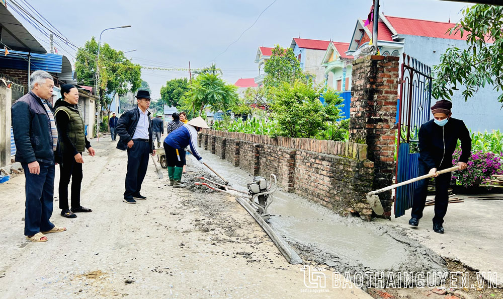 Giám sát những vấn đề liên quan đến lợi ích của dân