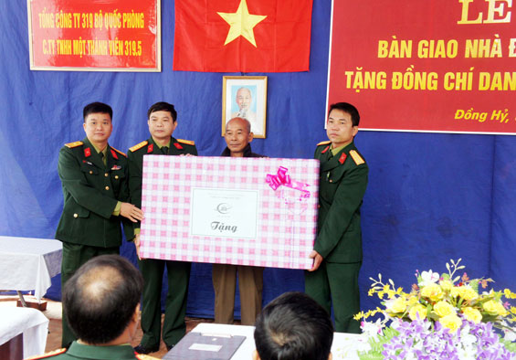 Hỗ trợ xây dựng Nhà đồng đội