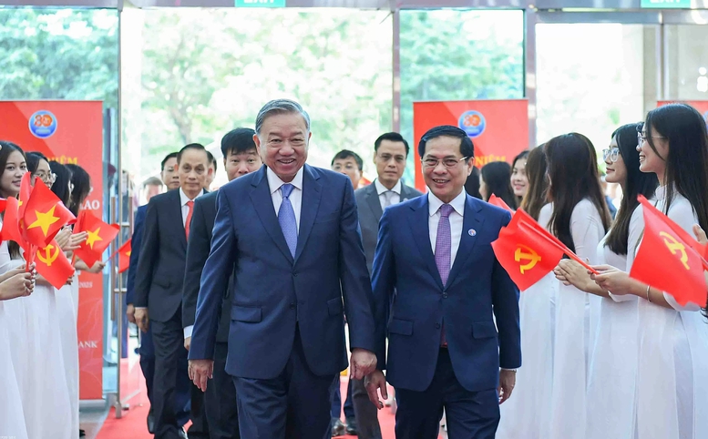 Tổng Bí thư Tô Lâm: Ngoại giao thắp sáng niềm tin về một thế giới hòa bình, hợp tác và phát triển