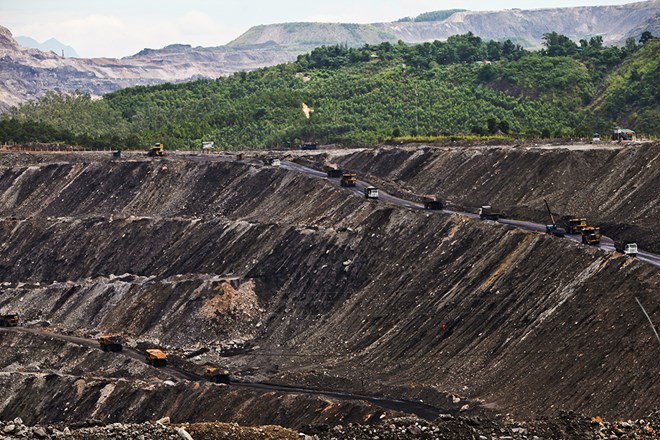 Quảng Ninh: Khởi tố 2 phó giám đốc ngành than tội lợi dụng chức vụ