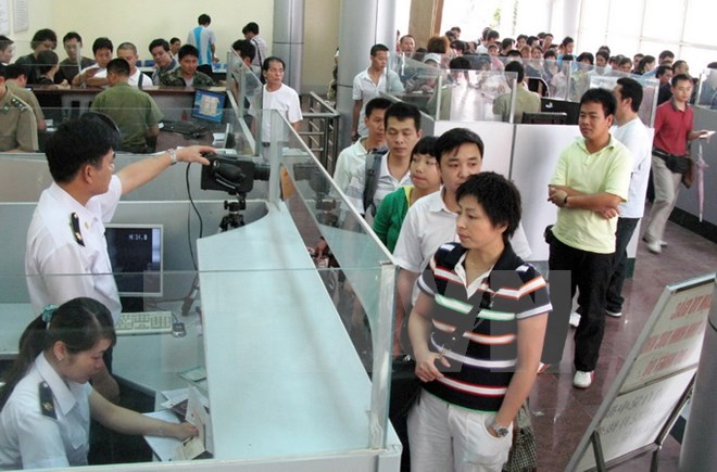 Thí điểm đón khách du lịch Trung Quốc sử dụng giấy thông hành