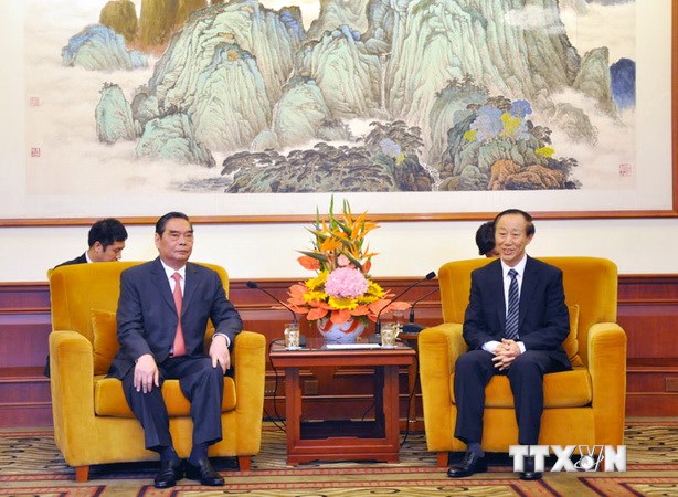 Thường trực Ban Bí thư bắt đầu chuyến thăm Trung Quốc 