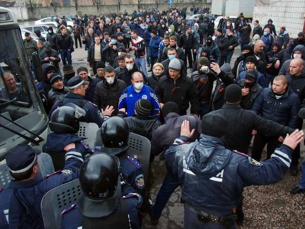 Việt Nam lo ngại trước những diễn biến ở Đông Ukraine
