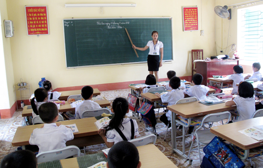 Vẫn nóng chuyện thu, nộp trong trường học đầu năm 