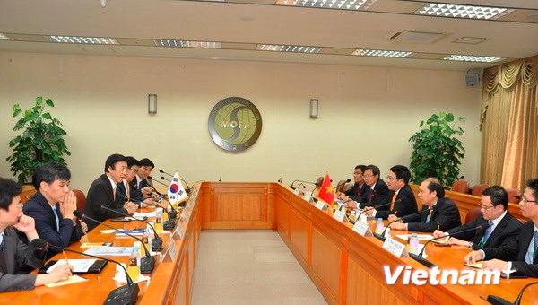 Bộ trưởng ngoại giao Hàn Quốc mong tăng hơn nữa quan hệ Việt-Hàn