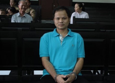 Vụ chai nước ngọt 500 triệu đồng: Bị cáo bị đề nghị 12-13 năm tù