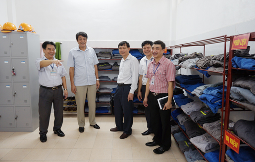 Nhà máy cán thép Lưu Xá:  Xây dựng nhà tắm giặt liên hoàn cho công nhân 