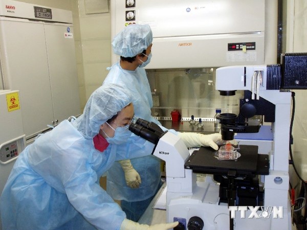 Xét nghiệm đặc hiệu với người Việt nghi nhiễm virus Ebola