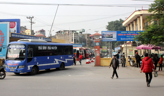 Xung quanh việc giảm giá cước vận tải 