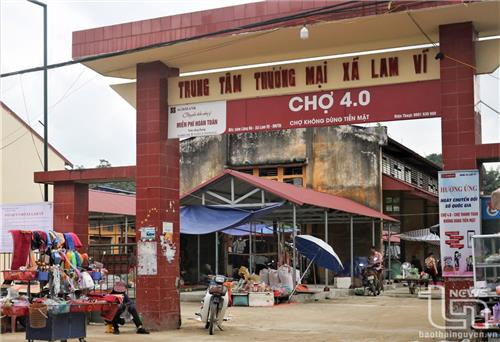 Công nghệ số - 'đòn bẩy' mới cho giảm nghèo bền vững - Kỳ 1: Thách thức từ thực tiễn