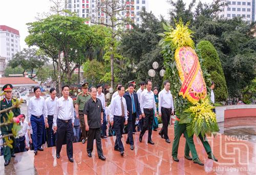 Lãnh đạo tỉnh Thái Nguyên dâng hương tưởng niệm các Anh hùng liệt sĩ