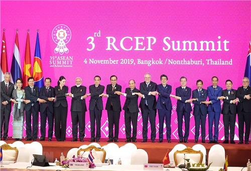 Thủ tướng Thái Lan thông báo kết quả Hội nghị Cấp cao ASEAN 35