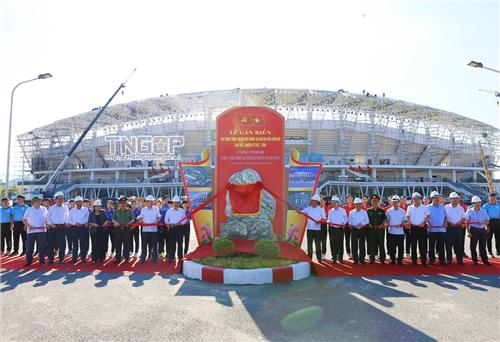 Thường trực Tỉnh ủy gắn biển công trình chào mừng Đại hội đại biểu Đảng bộ tỉnh lần thứ I, nhiệm kỳ 2025 - 2030