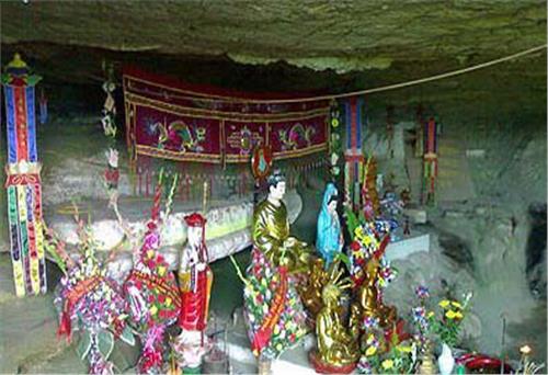 Hang Chùa