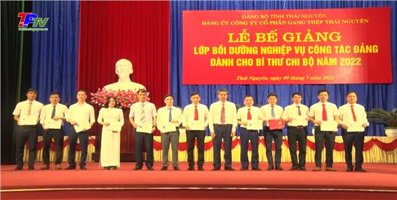 Bế giảng lớp bồi dưỡng nghiệp vụ công tác Đảng dành cho Bí thư chi bộ năm 2022.