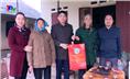 Đồng chí phó Chủ tịch UBND thành phố Thái Nguyên thăm, tặng quà Tết nguyên đán Giáp Thìn 2024 tại xã Linh Sơn.