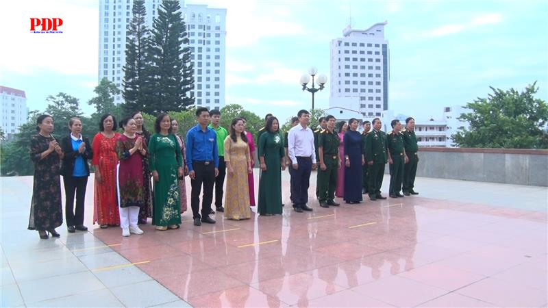 Các tổ chức chính trị - xã hội phường Phan Đình Phùng dâng hương trước thềm Đại hội Đại biểu lần thứ I, nhiệm kỳ 2025 - 2030.