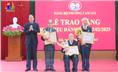 Đảng bộ phường Cam Giá: Trao tặng huy hiệu Đảng đợt 3/2.