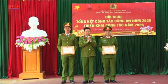 Công an phường Phan Đình Phùng tổng kết công tác năm 2025, triển khai công tác năm 2026.