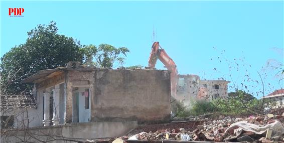 Cưỡng chế thực hiện Quyết định thu hồi đất đối với 3 hộ gia đình tại tổ 109 phường Phan Đình Phùng.