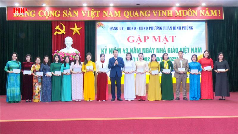 Phường Phan Đình Phùng: Gặp mặt cán bộ quản lý các cơ sở giáo dục trên địa bàn.
