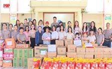 Trường TH, THCS, THPT Ngôi sao Hoàng Mai, Hà Nội tặng quà các trường học trên địa bàn phường Phan Đình Phùng