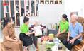 Hội nông dân phường Phan Đình Phùng: Thăm tặng quà các hội viên cao tuổi
