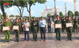 UBND phường Phan Đình Phùng: Chia tay các lực lượng cứu hộ, cứu nạn, hỗ trợ khắc phục hậu quả bão lũ.