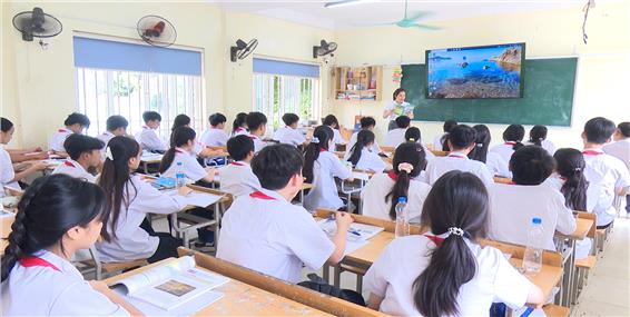 Nhiều trường học ở phường Phan Đình Phùng đón học sinh quay trở lại học sau cơ bão số 11