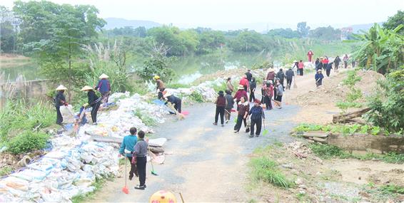 Ủy ban MTTQ phường Phan Đình Phùng đẩy mạnh phong trào vệ sinh môi trường tại các địa điểm công cộng, khu dân cư