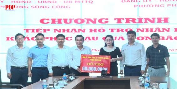 Đảng bộ, Chính quyền và Nhân dân phường Sông Công trao tặng 60 triệu đồng cho phường Phan Đình Phùng nhằm khắc phục hậu quả cơn bão số 11