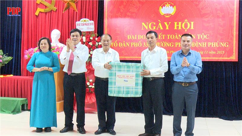 Tổ dân phố 33 tổ chức Ngày hội Đại đoàn kết toàn dân tộc