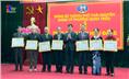 Đảng bộ phường Quan Triều: 23 đảng viên được trao tặng Huy hiệu Đảng đợt 3/2.