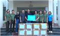 Hội Phụ nữ Bộ công an hỗ trợ Nhân dân phường Phan Đình Phùng khắc phục hậu quả cơn bão số 11