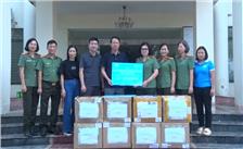 Hội Phụ nữ Bộ công an hỗ trợ Nhân dân phường Phan Đình Phùng khắc phục hậu quả cơn bão số 11